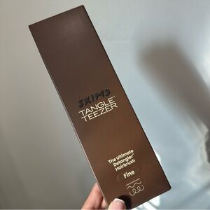 Skims x Tangle Teezer hair brush